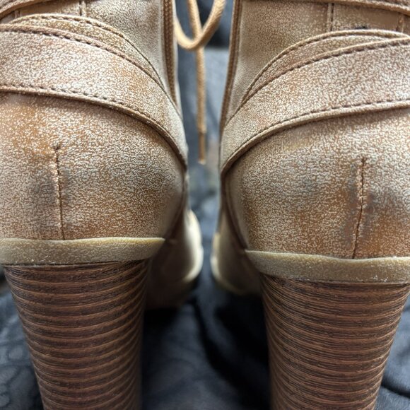 Women's  Size 7 medium Leather Boots - Picture 4 of 11